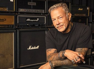 “橡胶做的琴颈和两根弦的吉他？”Metallica乐队主唱James的那些“噩梦”